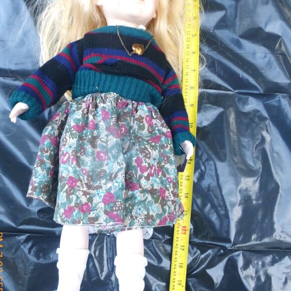 BS -The Collection MY NAME IS CALLIE Doll Genuine Porcelain Vintage Doll Crib - Picture 3 of 6